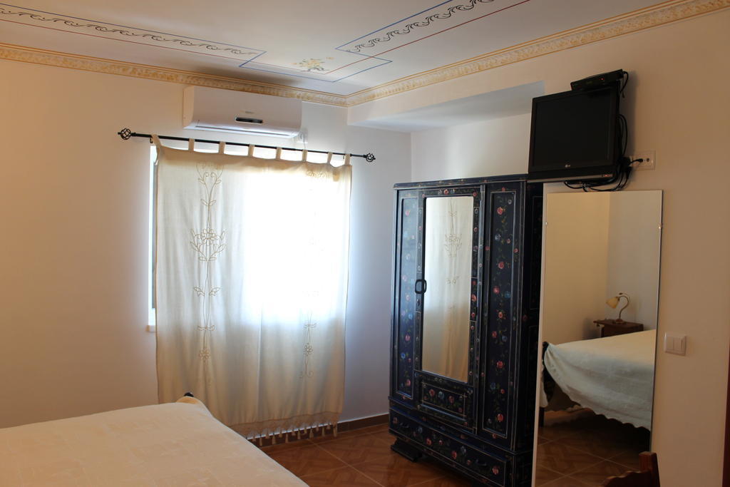 "O Viajante" Low Cost Hotel Estremoz Exterior foto