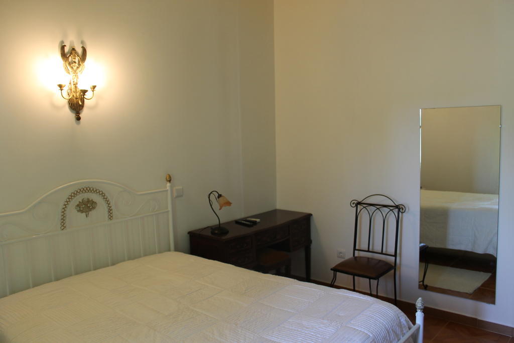 "O Viajante" Low Cost Hotel Estremoz Exterior foto